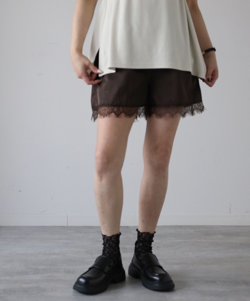 YENNA(イェンナ)の「レース付サテンショートパンツ(その他パンツ・レディース・ブラック/アイボリー/ブラウン・FREE)」の20枚目の写真