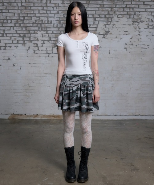 NIIER NOR(ニアノア)の「A'GEM/9 × .kom 『NIIER NOR/ニーアノア』 CROSS BUTTON DOWN HOOD TEE/クロスボタンフードTシャツ(Tシャツ/カットソー・レディース・ブラック/ホワイト・FREE)」の15枚目の写真