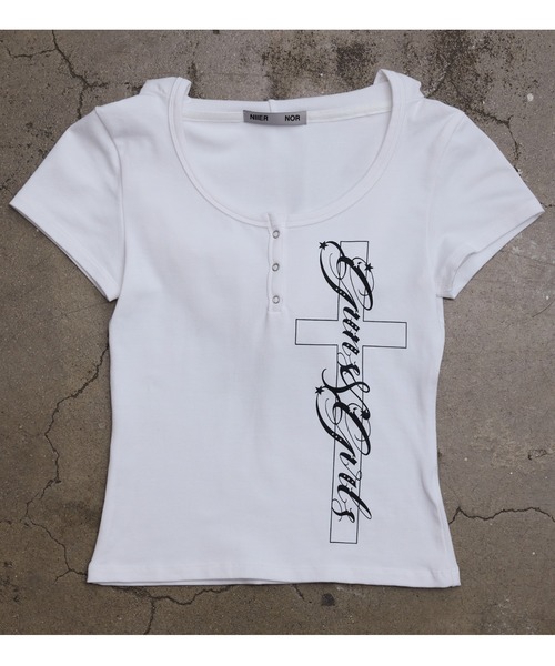 NIIER NOR(ニアノア)の「A'GEM/9 × .kom 『NIIER NOR/ニーアノア』 CROSS BUTTON DOWN HOOD TEE/クロスボタンフードTシャツ(Tシャツ/カットソー・レディース・ブラック/ホワイト・FREE)」の22枚目の写真