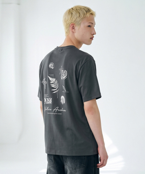 CHASECULT(チェイスカルト)の「男性クールドローインググラフィック半袖Tシャツ-FCRK5830E0L(Tシャツ/カットソー・メンズ・チャコールグレー・95/110/105/100)」の4枚目の写真