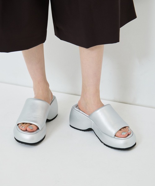 ALM.(アルム)の「【ALM/アルム】《STUDIOUS別注》CIELO LEATHER SANDALS/シエロレザーサンダル(サンダル・レディース・シルバー/ブラック/ブラウン・38/37/36)」の4枚目の写真