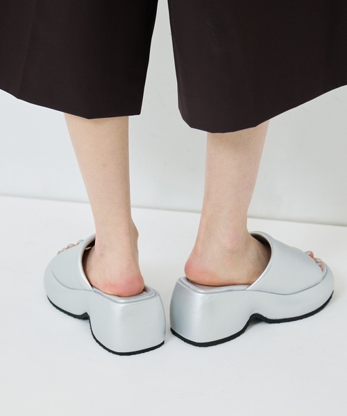 ALM.(アルム)の「【ALM/アルム】《STUDIOUS別注》CIELO LEATHER SANDALS/シエロレザーサンダル(サンダル・レディース・シルバー/ブラック/ブラウン・38/37/36)」の5枚目の写真