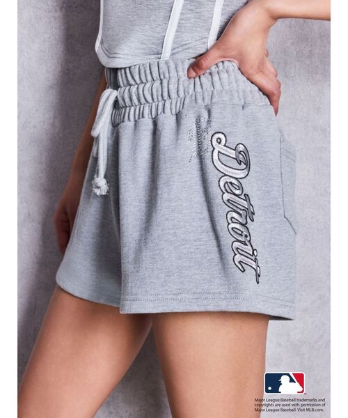 MLB（メジャーリーグベースボール）の「GYDA［MLB］bijou logoショートパンツ【セットアップ着用可能】（その他パンツ・レディース・ブラック/オフホワイト/グレー・FREE）」の3枚目の写真