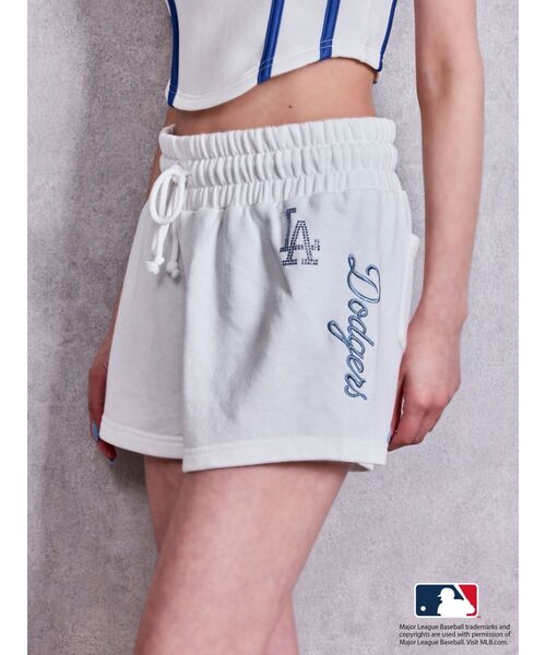 MLB（メジャーリーグベースボール）の「GYDA［MLB］bijou logoショートパンツ【セットアップ着用可能】（その他パンツ・レディース・ブラック/オフホワイト/グレー・FREE）」の2枚目の写真