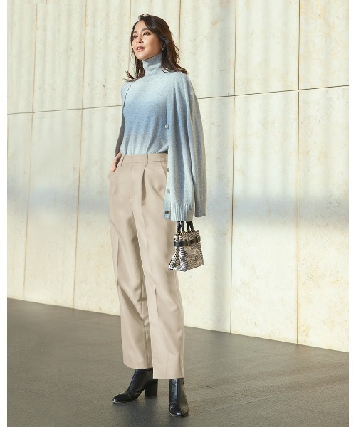 DoCLASSE( ドゥクラッセ)の「スマートツイル・ストレートパンツ(その他パンツ・レディース・オフホワイト/グレイッシュベージュ/ベージュ・13/15 )」の3枚目の写真