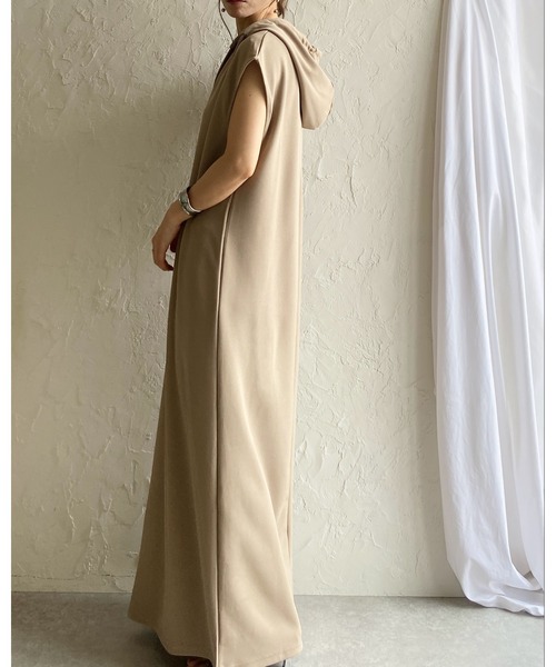 She's Closet(シーズクローゼット)の「深Vネック フレンチスリーブ フード付き ロングパーカーワンピース(ワンピース・レディース・ブラウン/ベージュ/ブラック/アイボリー・FREE)」の19枚目の写真