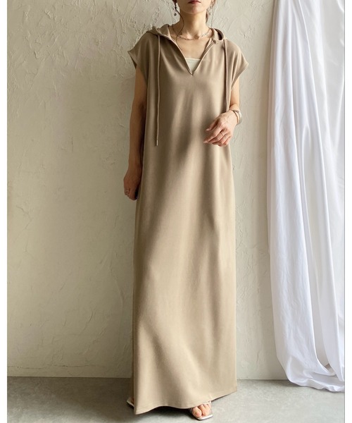 She's Closet(シーズクローゼット)の「深Vネック フレンチスリーブ フード付き ロングパーカーワンピース(ワンピース・レディース・ブラウン/ベージュ/ブラック/アイボリー・FREE)」の16枚目の写真