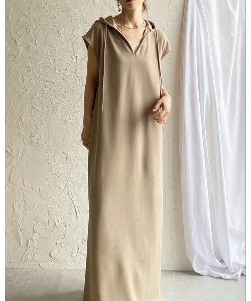She's Closet(シーズクローゼット)の「深Vネック フレンチスリーブ フード付き ロングパーカーワンピース(ワンピース・レディース・ブラウン/ベージュ/ブラック/アイボリー・FREE)」の14枚目の写真