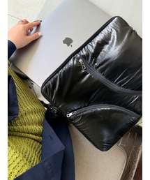 ACOC（アコック）の「Lake 16 Laptop Clutch_Triple Black（PC・タブレットケース）」