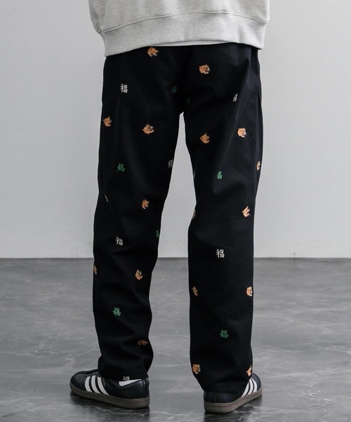 HOUSTON（ヒューストン）の「HOUSTON TWILL ALLOVER EMB EASY PANTS コットンツイル総柄刺繍イージーテーパードチノパンツ（チノパンツ・メンズ・ブラック/ベージュ/ナチュラル・XL/L/M）」の8枚目の写真