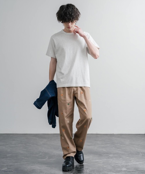 HOUSTON（ヒューストン）の「HOUSTON TWILL ALLOVER EMB EASY PANTS コットンツイル総柄刺繍イージーテーパードチノパンツ（チノパンツ・メンズ・ブラック/ベージュ/ナチュラル・XL/L/M）」の15枚目の写真