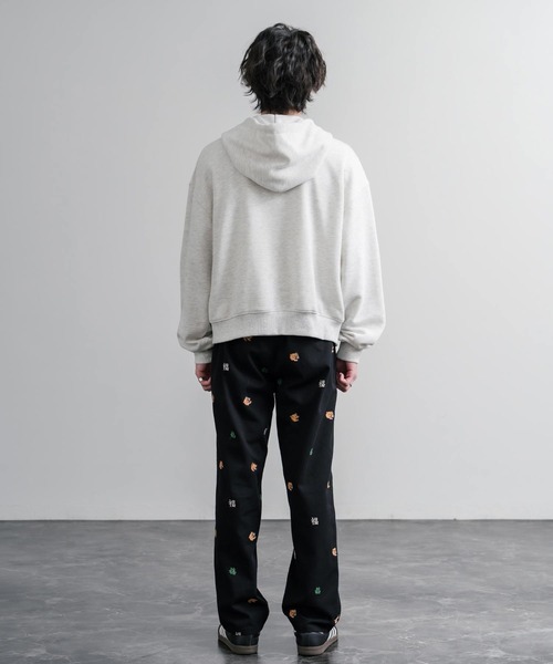 HOUSTON（ヒューストン）の「HOUSTON TWILL ALLOVER EMB EASY PANTS コットンツイル総柄刺繍イージーテーパードチノパンツ（チノパンツ・メンズ・ブラック/ベージュ/ナチュラル・XL/L/M）」の5枚目の写真