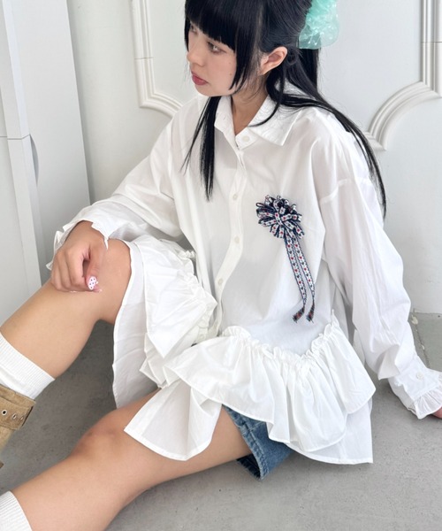 SOLLON.(ソルロン)の「ティアードフリルチュニックシャツワンピース(シャツ/ブラウス・レディース・ブルー系その他/ブラック系その他/ホワイト系その他/ホワイト・FREE)」の5枚目の写真