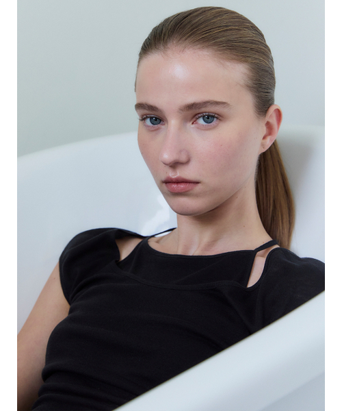 LETQSTUDIO(レチケットスタジオ)の「レイヤードシアーストラップトップ、ブラック(Tシャツ/カットソー・レディース・その他・SMALL/MEDIUM)」の3枚目の写真