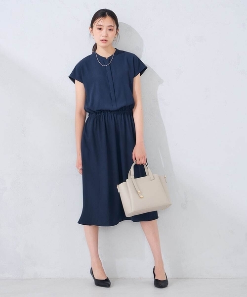 a.v.v（アーヴェヴェ）の「【洗える】バンドカラーワンピース（ワンピース・レディース・ネイビー/グリーン・38/40）」の2枚目の写真