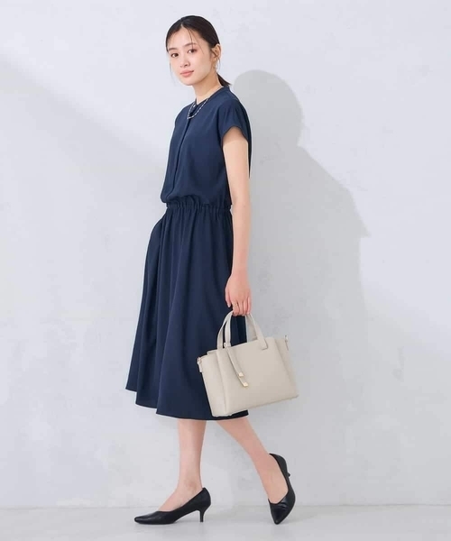 a.v.v（アーヴェヴェ）の「【洗える】バンドカラーワンピース（ワンピース・レディース・ネイビー/グリーン・38/40）」の10枚目の写真