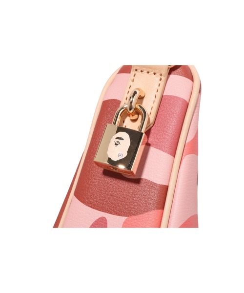 A BATHING APE（アベイシングエイプ）の「1ST CAMO HAND BAG（ハンドバッグ・レディース・グリーン/ピンク・FREE）」の8枚目の写真