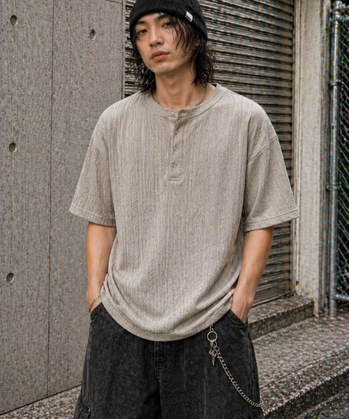 VIBGYOR（ヴィブジョー）の「【Bls】 【ZM】【Bling Leads】ランダムテレコ ヘンリーネックTEE(BL)（Tシャツ/カットソー・レディース・ブラック/チャコールグレー/ブラウン/グレイッシュベージュ・MEDIUM/LARGE）」の4枚目の写真