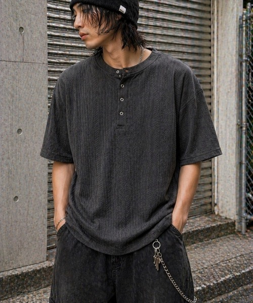 VIBGYOR（ヴィブジョー）の「【Bls】 【ZM】【Bling Leads】ランダムテレコ ヘンリーネックTEE(BL)（Tシャツ/カットソー・レディース・ブラック/チャコールグレー/ブラウン/グレイッシュベージュ・MEDIUM/LARGE）」の2枚目の写真