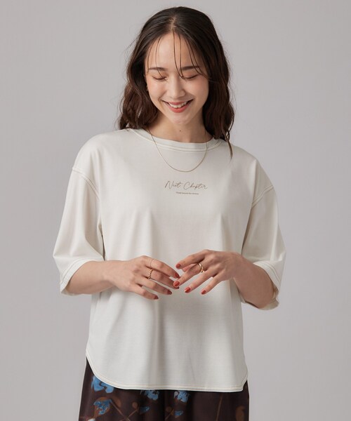 SHOO・LA・RUE(シューラルー)の「【S-LL/体型カバー】インせず着られる 配色ステッチ 5分袖ロゴTシャツ(Tシャツ/カットソー・レディース・ホワイト/ブラック/レッド系・01/02/03/04)」の4枚目の写真