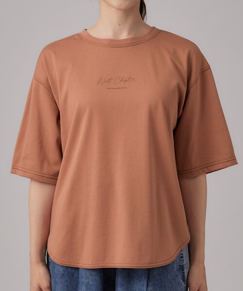 SHOO・LA・RUE(シューラルー)の「【S-LL/体型カバー】インせず着られる 配色ステッチ 5分袖ロゴTシャツ(Tシャツ/カットソー・レディース・ホワイト/ブラック/レッド系・01/02/03/04)」の8枚目の写真