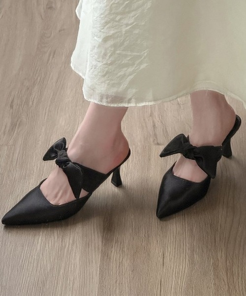 Miniministore（ミニミニストア）の「リボンミュールパンプス ポインテッドトゥ（サンダル・レディース・アイボリー/ブラック・24.0cm/23.5cm/24.5cm/23.0cm/22.5cm）」の16枚目の写真