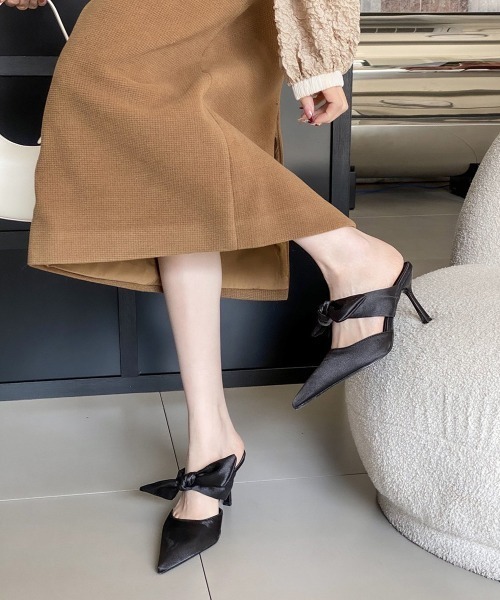 Miniministore（ミニミニストア）の「リボンミュールパンプス ポインテッドトゥ（サンダル・レディース・アイボリー/ブラック・24.0cm/23.5cm/24.5cm/23.0cm/22.5cm）」の18枚目の写真