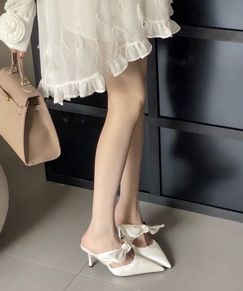 Miniministore（ミニミニストア）の「リボンミュールパンプス ポインテッドトゥ（サンダル・レディース・アイボリー/ブラック・24.0cm/23.5cm/24.5cm/23.0cm/22.5cm）」の9枚目の写真