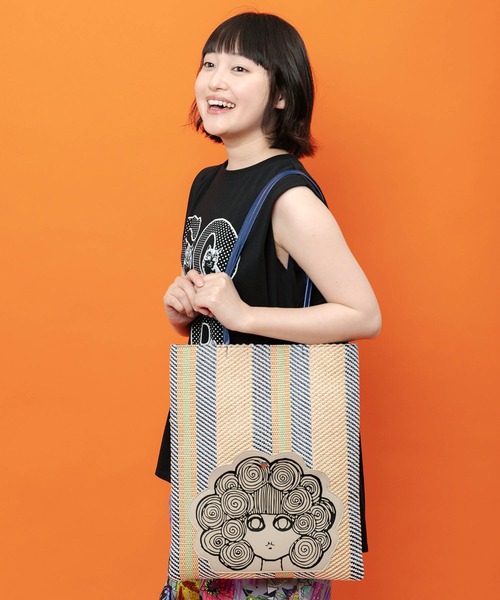 ScoLar(スカラー)の「662449:スカラーちゃんお顔ポケット付き ライントートバッグ(トートバッグ・レディース・ベージュ/ネイビー/イエロー・M)」の3枚目の写真