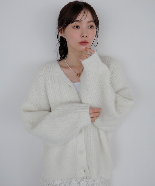 AMUU. PRECIEUSE(アムープレシューズ)の「モヘアタッチVネックニットカーデ(カーディガン/ボレロ・レディース・ブラック/グレー/ピンク/オフホワイト・FREE)」の2枚目の写真
