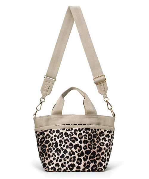 LeSportsac(レスポートサック)の「SMALL BUCKET TOTE ラテレオパード(トートバッグ・レディース・ベージュ・FREE)」の7枚目の写真