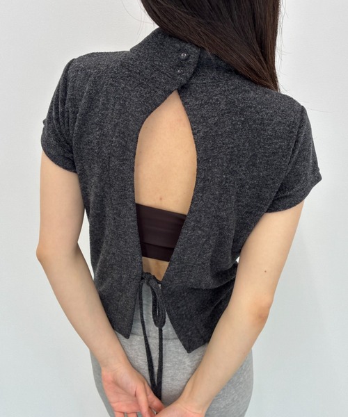 FUULLY STUDIO(フーリィーステューディオ)の「バックリボンパイルトップス(Tシャツ/カットソー・レディース・ブラウン/チャコールグレー・FREE)」の9枚目の写真