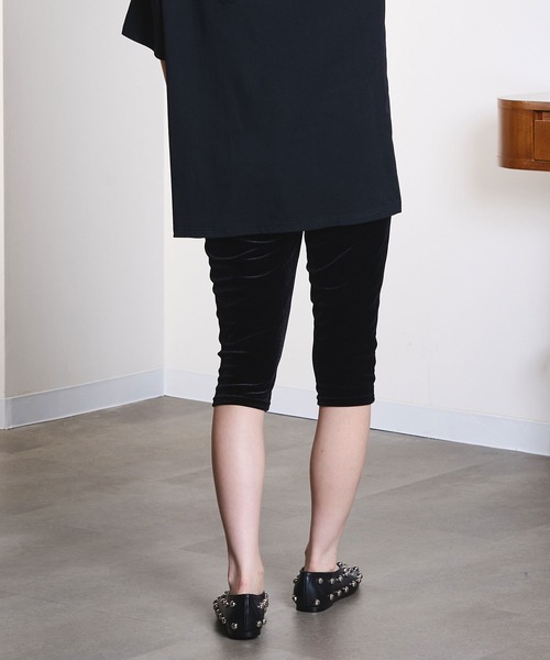 ROSE BUD(ローズバッド)の「VELOUR CAPRI PANTS(その他パンツ・レディース・ブラウン/ブラック・ONE SIZE)」の4枚目の写真