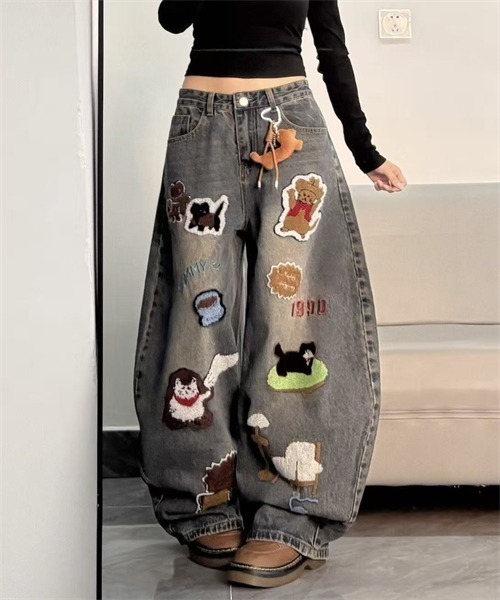 Dream garden(ドリームガーデン)の「立体感刺繍ワイドデニムパンツ(デニムパンツ・レディース・ブルー・M/L/S/XL)」の5枚目の写真