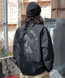 VOLCOM（ボルコム）の「VOLCOM/ボルコム コーチジャケット ロゴ バックプリント BG052752（その他アウター）」