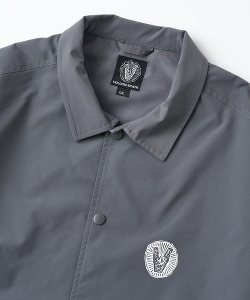 VOLCOM(ボルコム)の「VOLCOM/ボルコム コーチジャケット ロゴ バックプリント BG052752(その他アウター・メンズ・グレー/ブラック・XL/M/L)」の22枚目の写真