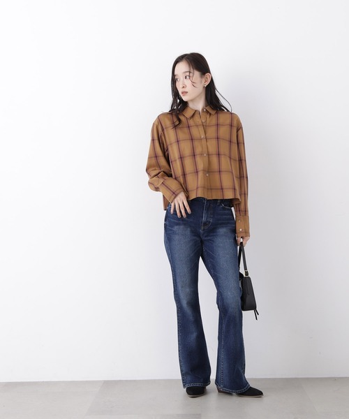 N.(N. Natural Beauty Basic)(エヌエヌナチュラルビューティーベーシック)の「<Healthy DENIM>フレアデニムパンツ(デニムパンツ・レディース・ブラック/ブルー系その他・SMALL/MEDIUM)」の11枚目の写真