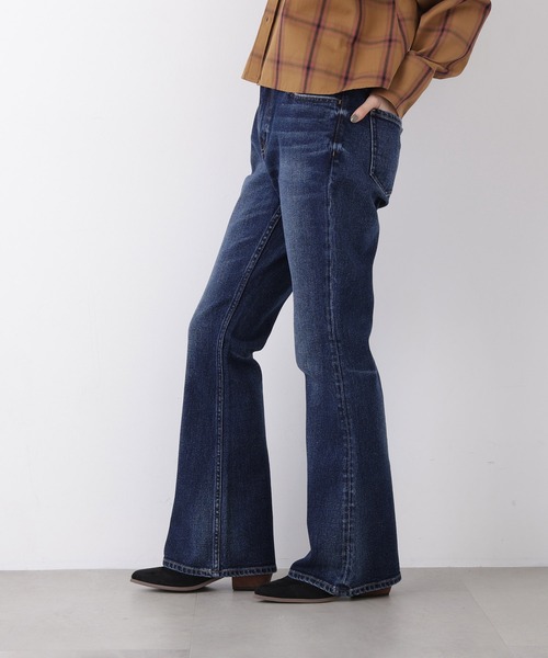 N.(N. Natural Beauty Basic)(エヌエヌナチュラルビューティーベーシック)の「<Healthy DENIM>フレアデニムパンツ(デニムパンツ・レディース・ブラック/ブルー系その他・SMALL/MEDIUM)」の12枚目の写真