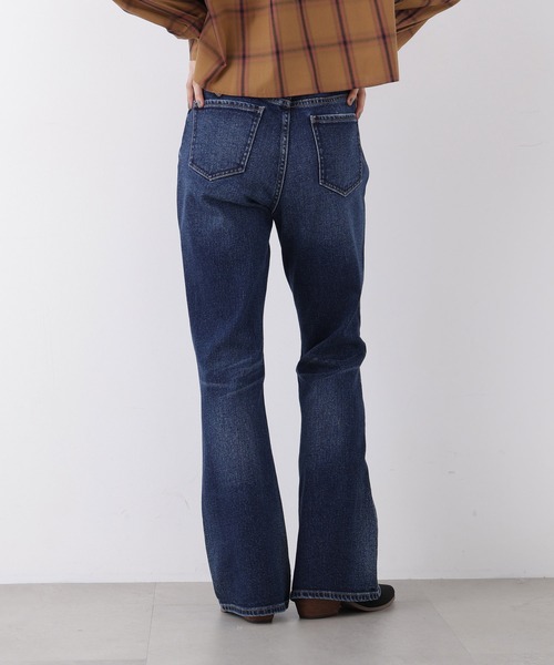 N.(N. Natural Beauty Basic)(エヌエヌナチュラルビューティーベーシック)の「<Healthy DENIM>フレアデニムパンツ(デニムパンツ・レディース・ブラック/ブルー系その他・SMALL/MEDIUM)」の13枚目の写真