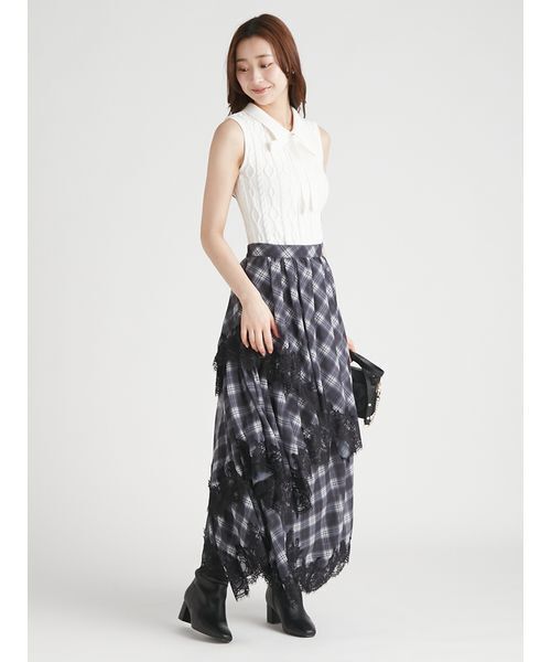 CELFORD（セルフォード）の「ケーブルデザイン柄ポロ襟ニットトップス（ニット/セーター・レディース・ライトベージュ/ネイビー/ブルー/オフホワイト・F）」の12枚目の写真