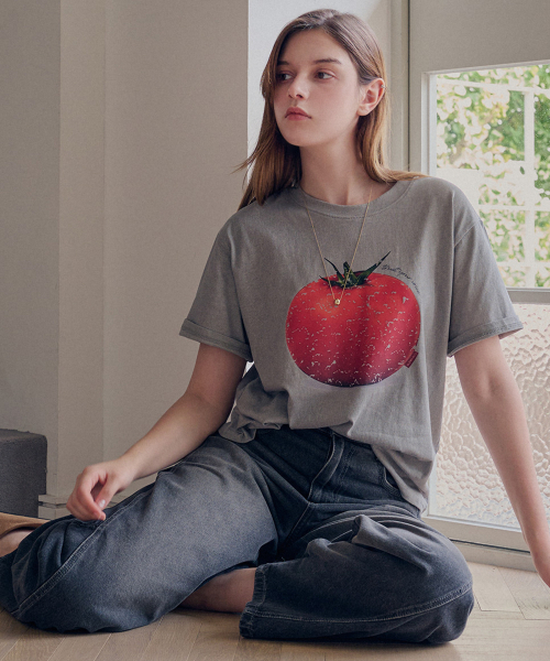 SLOWLOLLI(スローローリ)の「Tomato lettering t-shirt_3 Colors(Tシャツ/カットソー・レディース・チャコール/ホワイト/グレー・FREE)」の7枚目の写真