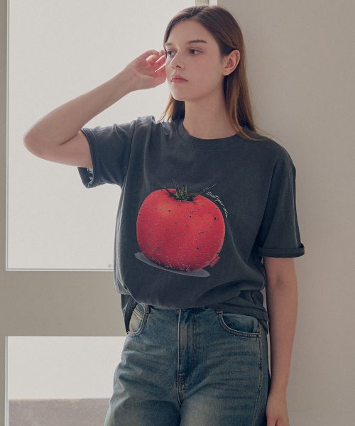 SLOWLOLLI(スローローリ)の「Tomato lettering t-shirt_3 Colors(Tシャツ/カットソー・レディース・チャコール/ホワイト/グレー・FREE)」の9枚目の写真