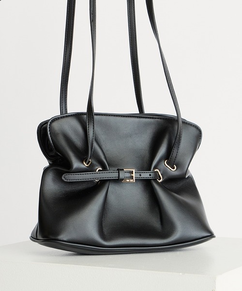 UNSTOA(アンストア)の「Faux Leather Belt Design Handbag 秋服 冬服(ハンドバッグ・レディース・ホワイト/ブラック・FREE)」の5枚目の写真