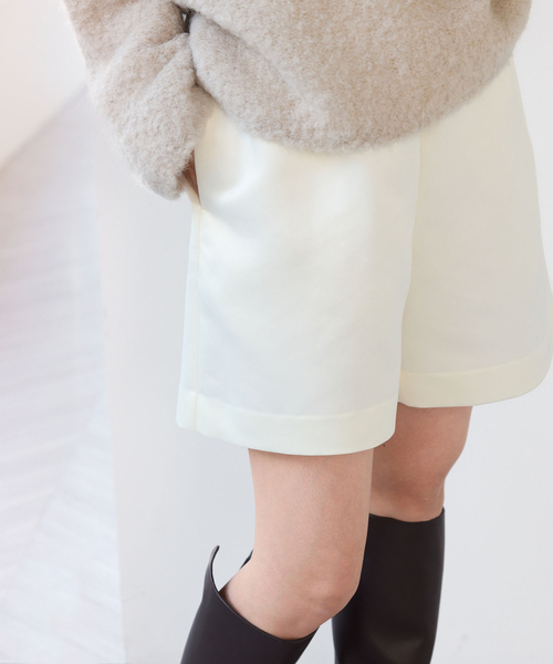 IENA(イエナ)の「サテンイージーショートパンツ(その他パンツ・レディース・アイボリー/チャコールグレー・36/38)」の2枚目の写真