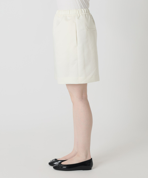 IENA(イエナ)の「サテンイージーショートパンツ(その他パンツ・レディース・アイボリー/チャコールグレー・36/38)」の17枚目の写真