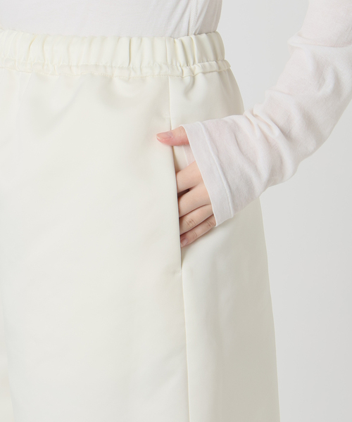 IENA(イエナ)の「サテンイージーショートパンツ(その他パンツ・レディース・アイボリー/チャコールグレー・36/38)」の10枚目の写真