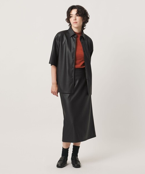 MARW UNITED ARROWS(マルゥ ユナイテッドアローズ)の「<MARW UNITED ARROWS>5分袖 レザーライク シャツ(シャツ/ブラウス・レディース・ブラック/ダークブラウン・FREE)」の4枚目の写真