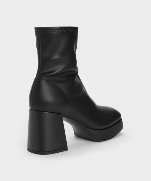 CHARLES & KEITH(チャールズ & キース)の「プラットフォーム アンクルブーツ(ブーツ・レディース・ブラック/ダークブラウン系4/ブラック系その他2・22.5cm/23cm/23.5cm/24.5cm/25cm/25.5cm)」の8枚目の写真