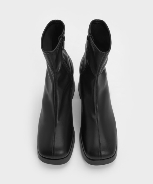 CHARLES & KEITH(チャールズ & キース)の「プラットフォーム アンクルブーツ(ブーツ・レディース・ブラック/ダークブラウン系4/ブラック系その他2・22.5cm/23cm/23.5cm/24.5cm/25cm/25.5cm)」の17枚目の写真