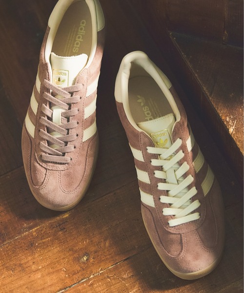 adidas(アディダス)の「adidas EXCLUSIVE GAZELLE INDOOR(スニーカー・メンズ・ブラウン/ネイビー・28/27.5/27/26.5/26/25.5/29/28.5)」の5枚目の写真